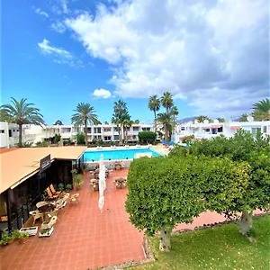 Cozy One Bedroom With Spacious Terrace. Pool And Garden View Apartment
